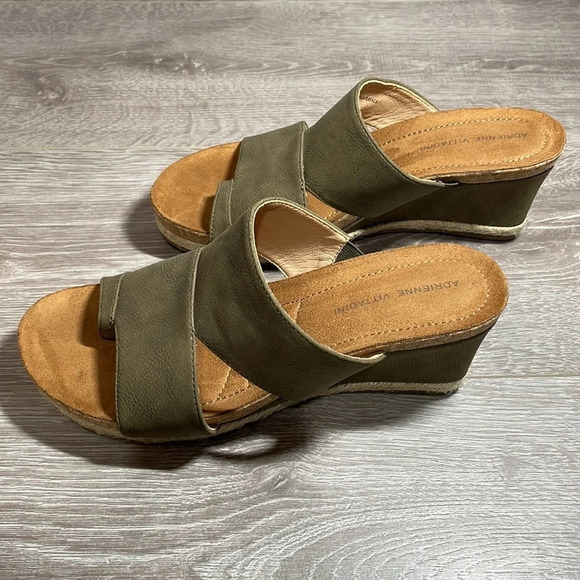 NWOT Adrienne Vittadini Tilly Wedge Pump Khaki 9M - Picture 4 of 10